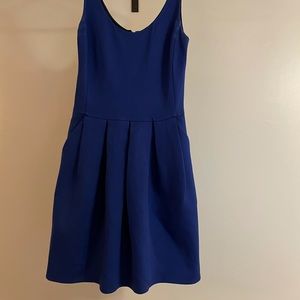 Blue aritizia dress with pockets